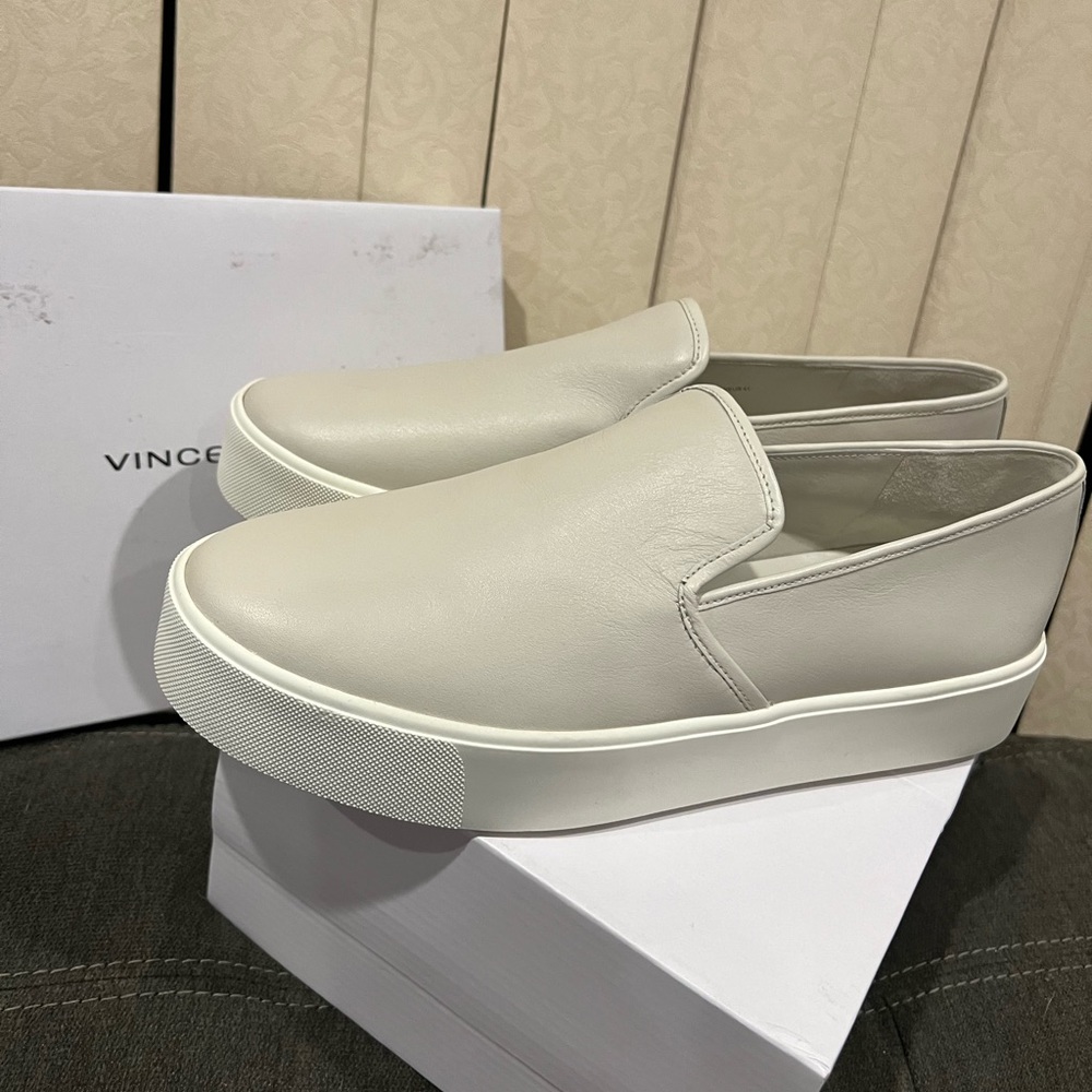NEW VINCE leather slip on brenden shoes